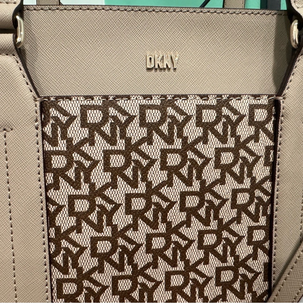 DKNY GRAYSON TOTE NWT Beige - Picture 4 of 8